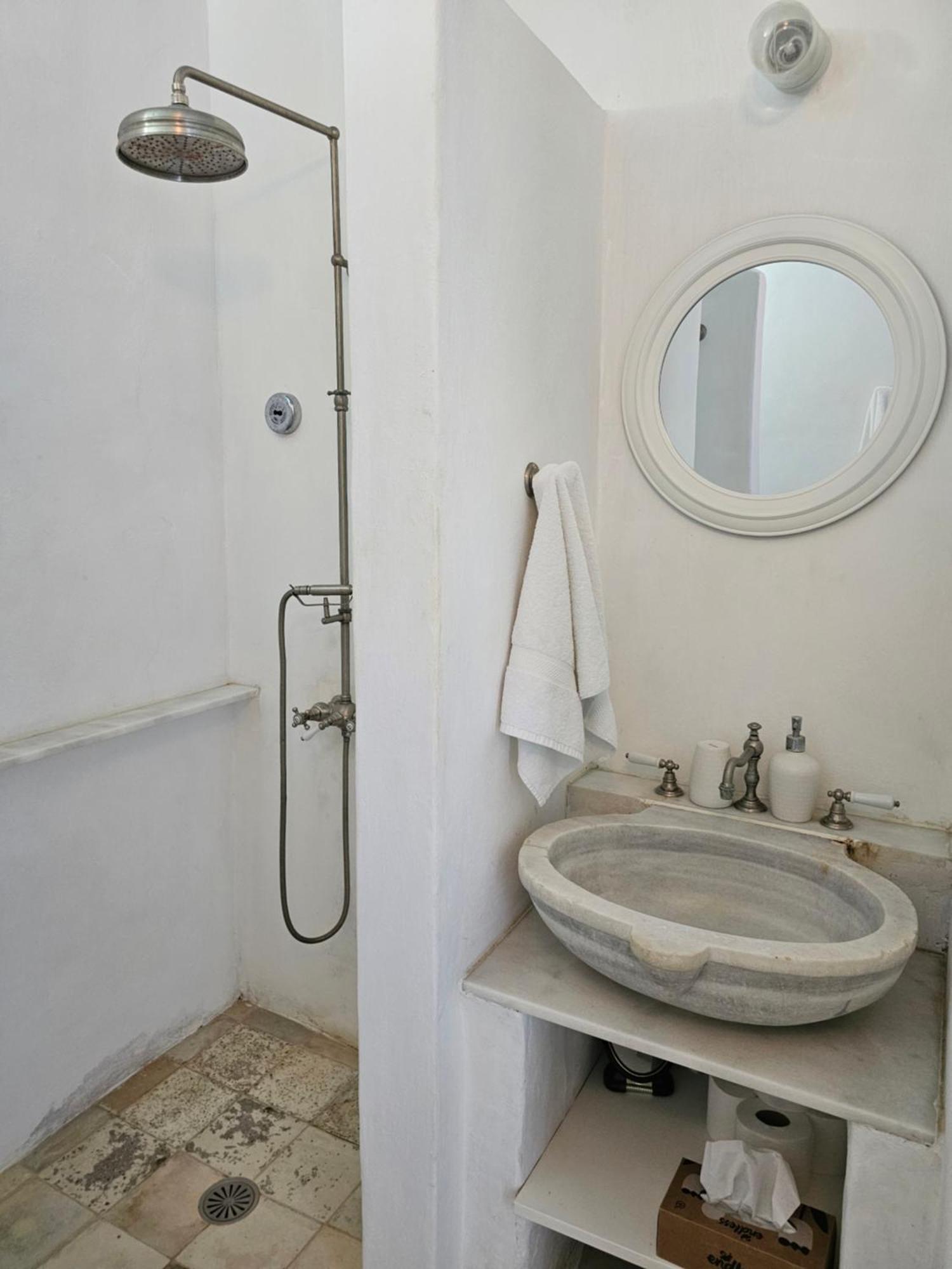 The Anchor House Bed & Breakfast Simi Oda fotoğraf